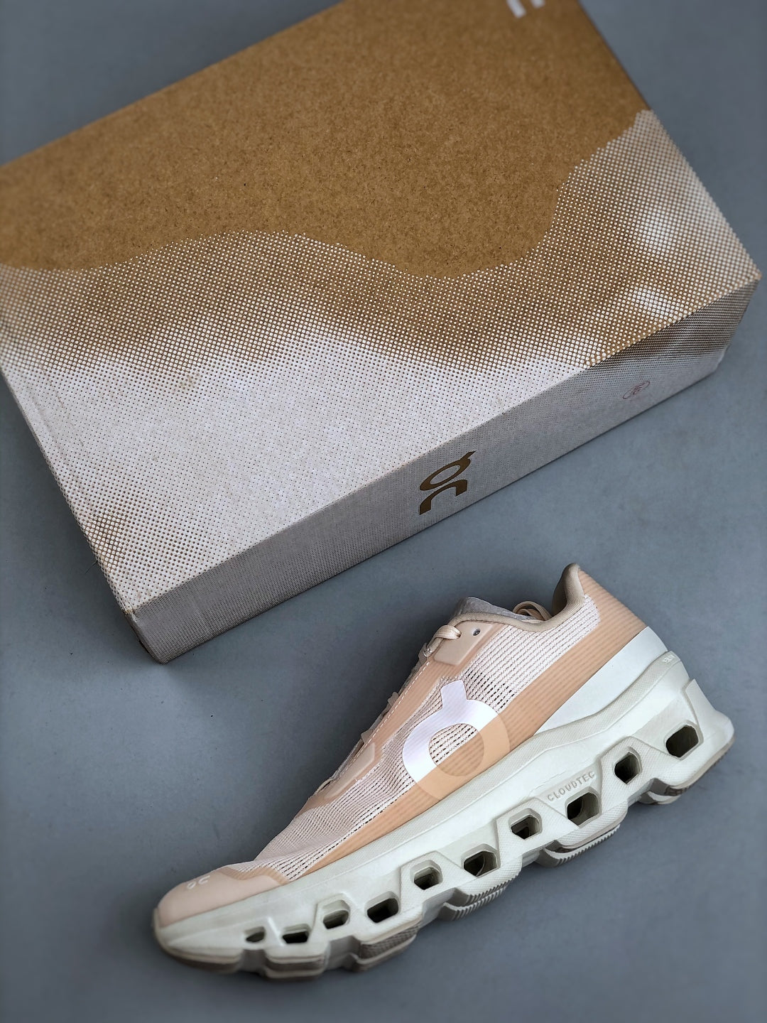ON Cloudmonst! Void Sneaker