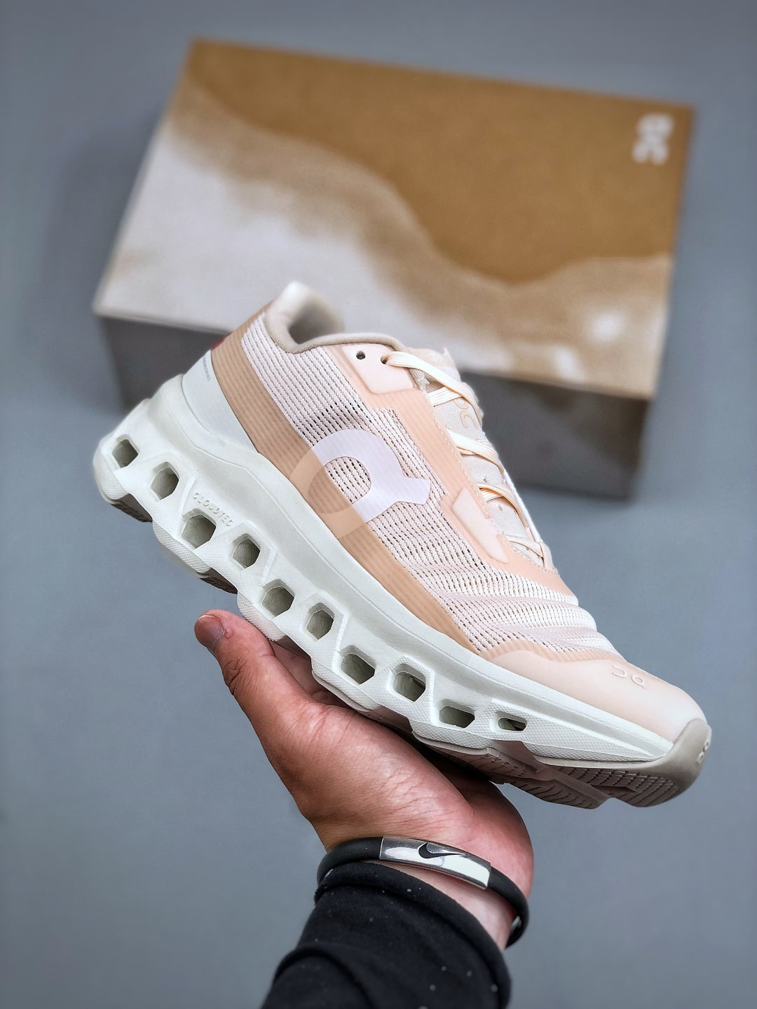 ON Cloudmonst! Void Sneaker