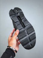ON Cloudmonst! Void Sneaker