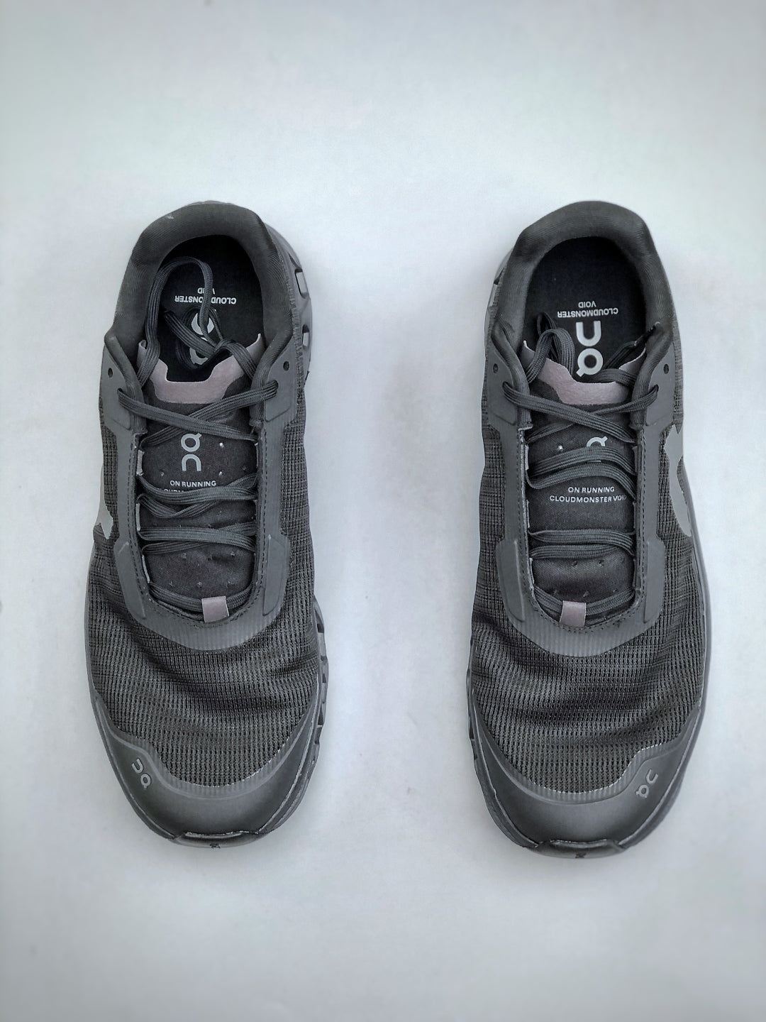 ON Cloudmonst! Void Sneaker