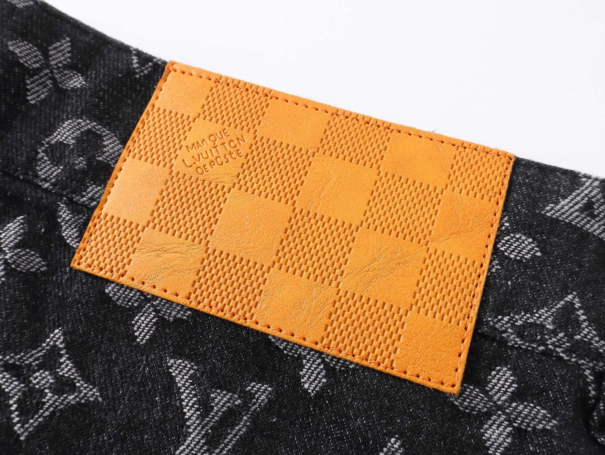 شورت بشعار LV مونوغرام 
