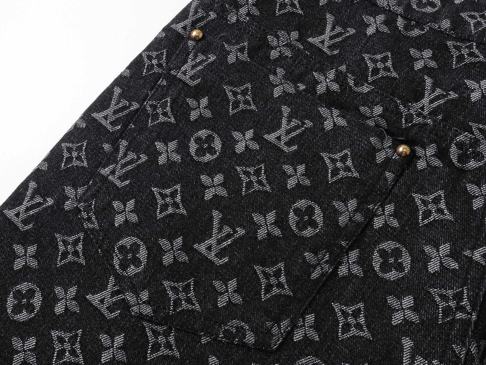 شورت بشعار LV مونوغرام 