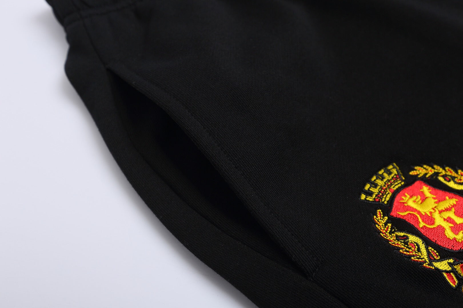 شورت بشعار Balenciag!