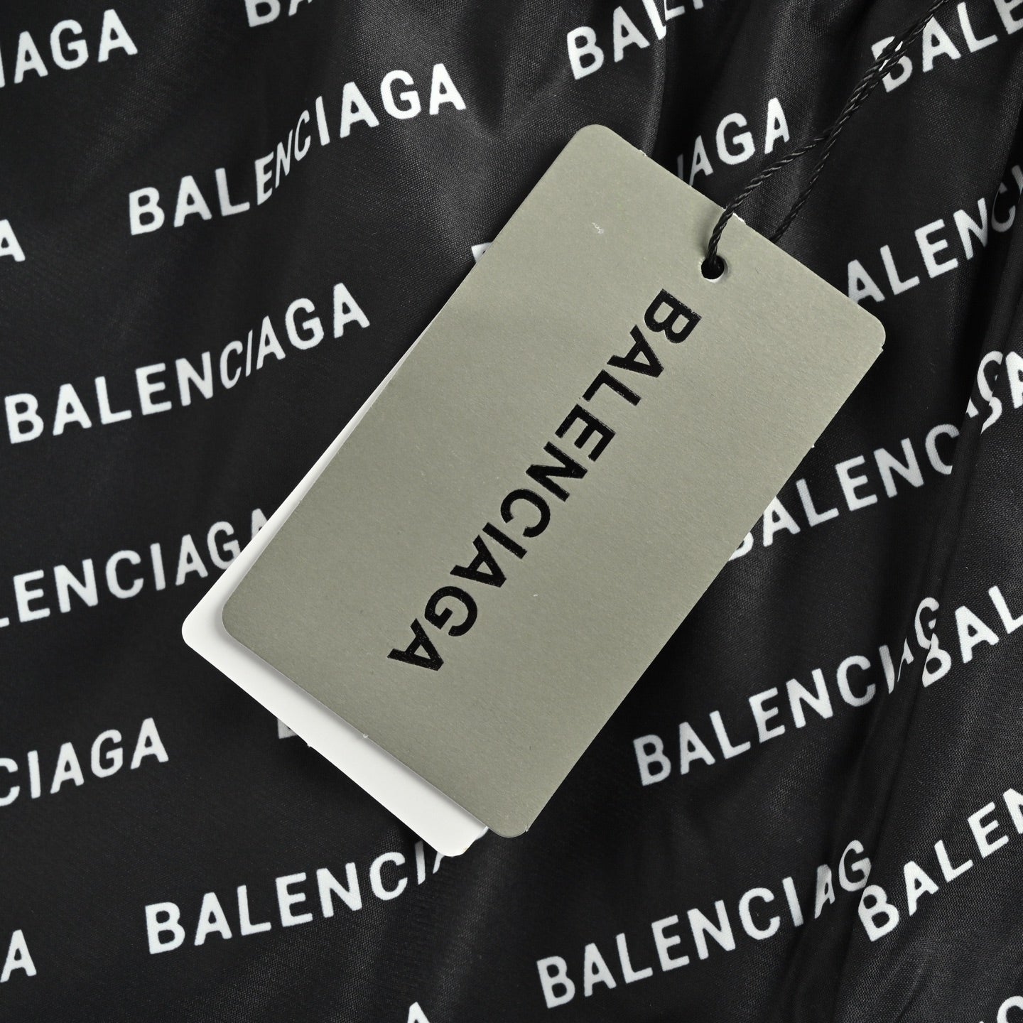 Short Balenciaga avec logo