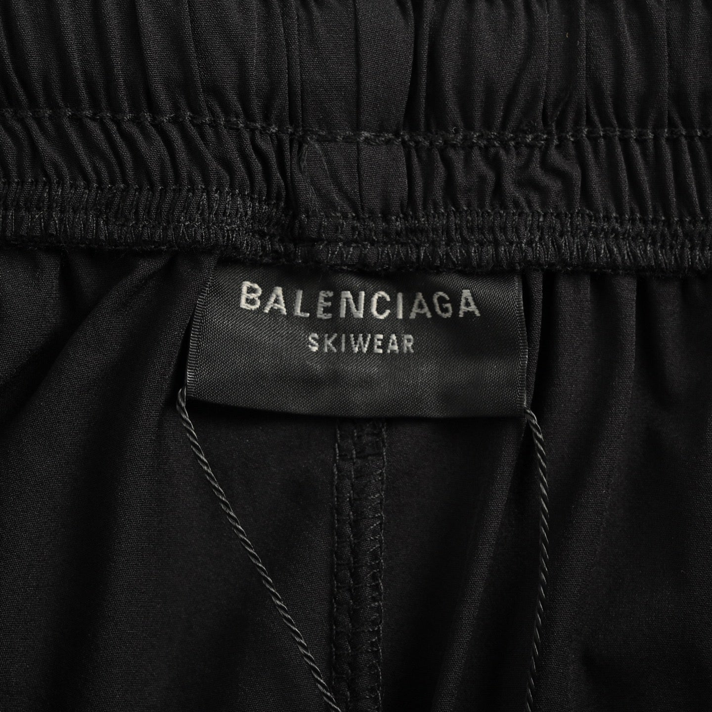 Short Balenciaga avec logo