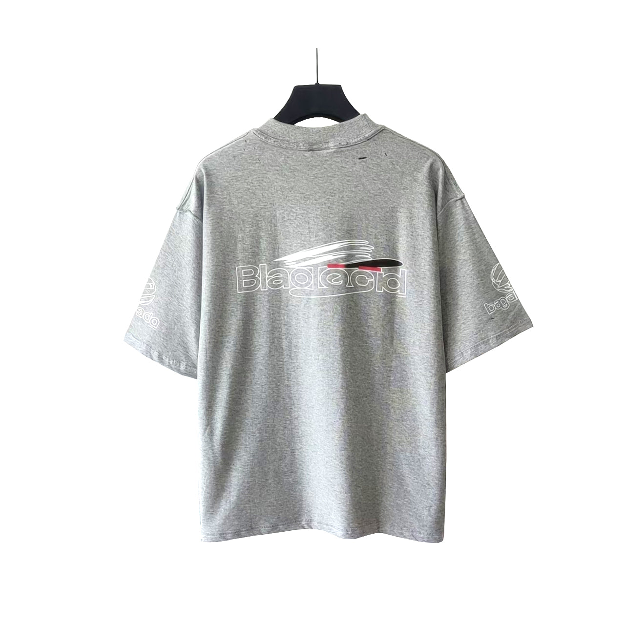 Chemise à manches courtes Balenciaga ! générée par l'IA