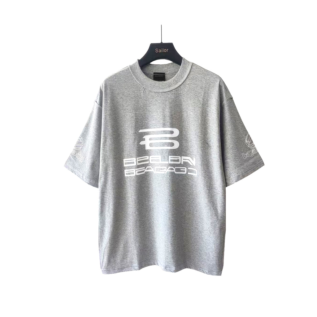 Chemise à manches courtes Balenciaga ! générée par l'IA