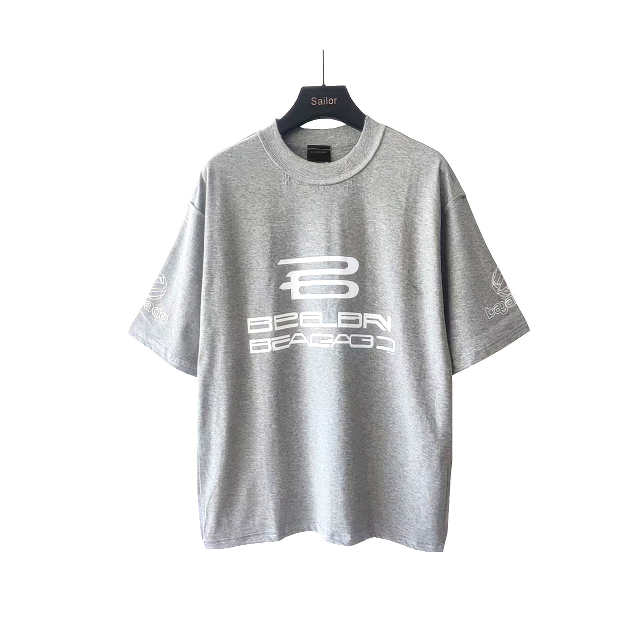 Chemise à manches courtes Balenciaga ! générée par l'IA