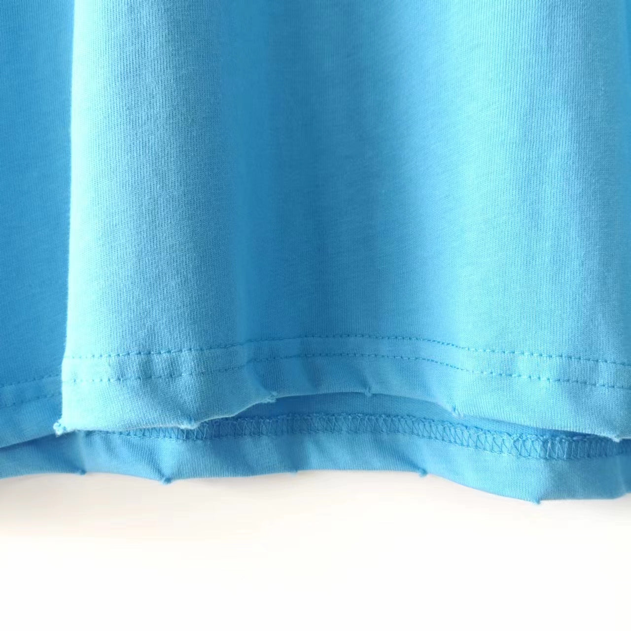 T-shirt à manches courtes déchiré Balenciaga !
