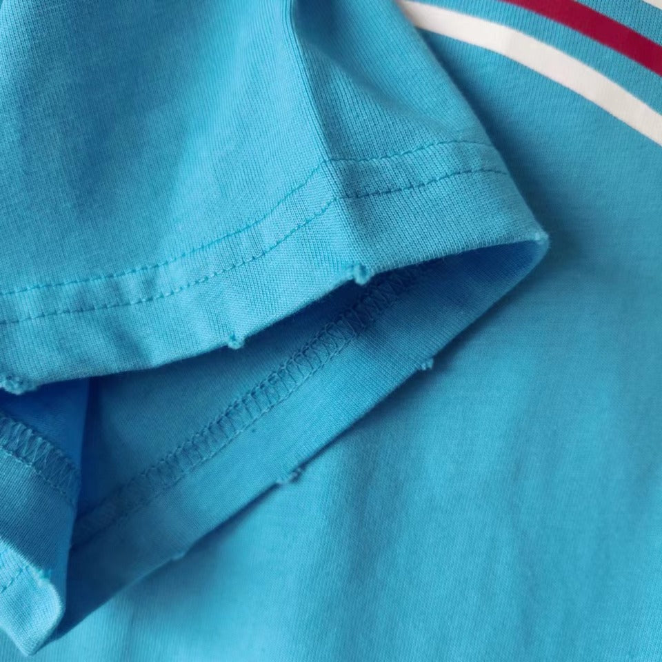 T-shirt à manches courtes déchiré Balenciaga !
