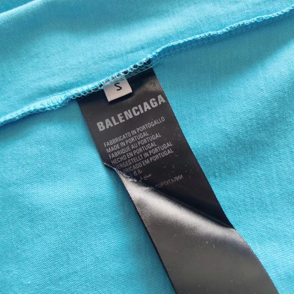 T-shirt à manches courtes déchiré Balenciaga !