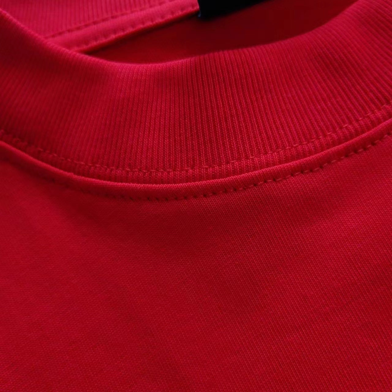 T-shirt à manches courtes déchiré Balenciaga !