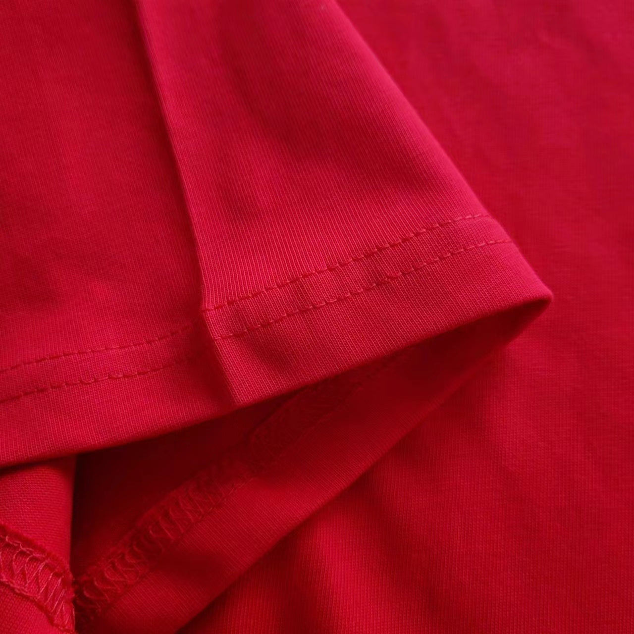 T-shirt à manches courtes déchiré Balenciaga !