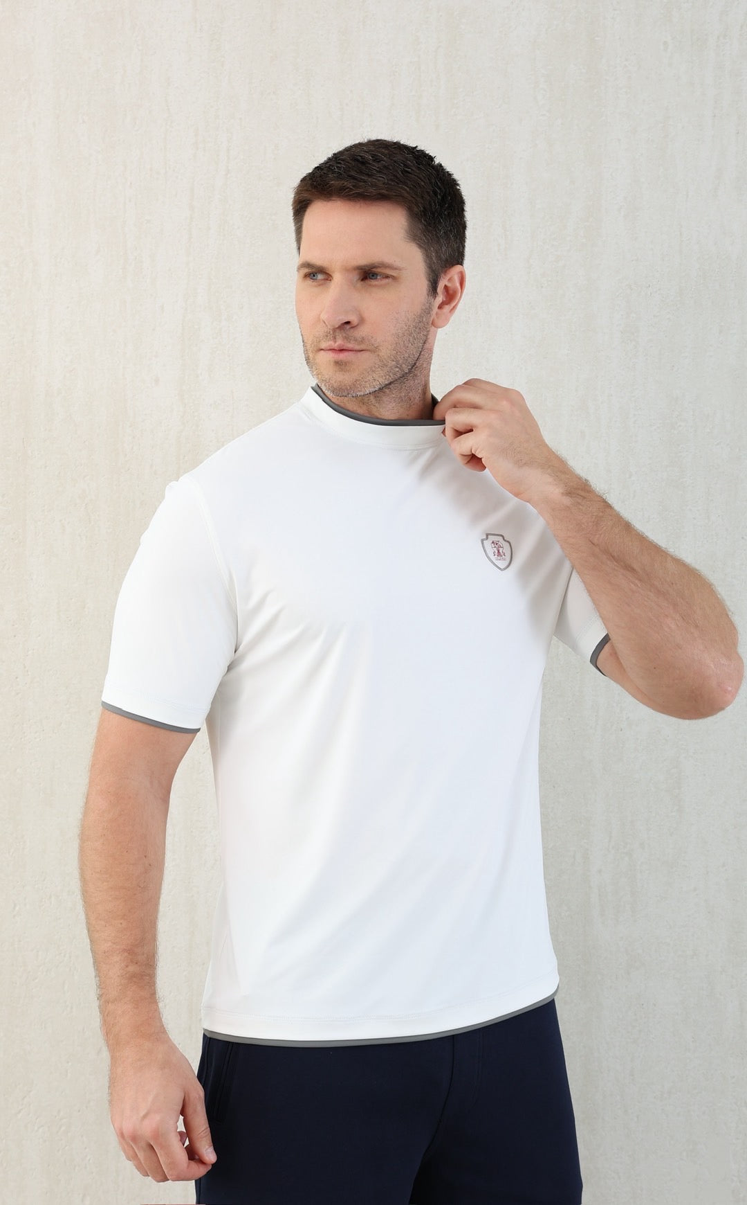 T-shirt ras du cou avec plaque logo Brunello Cucinell!
