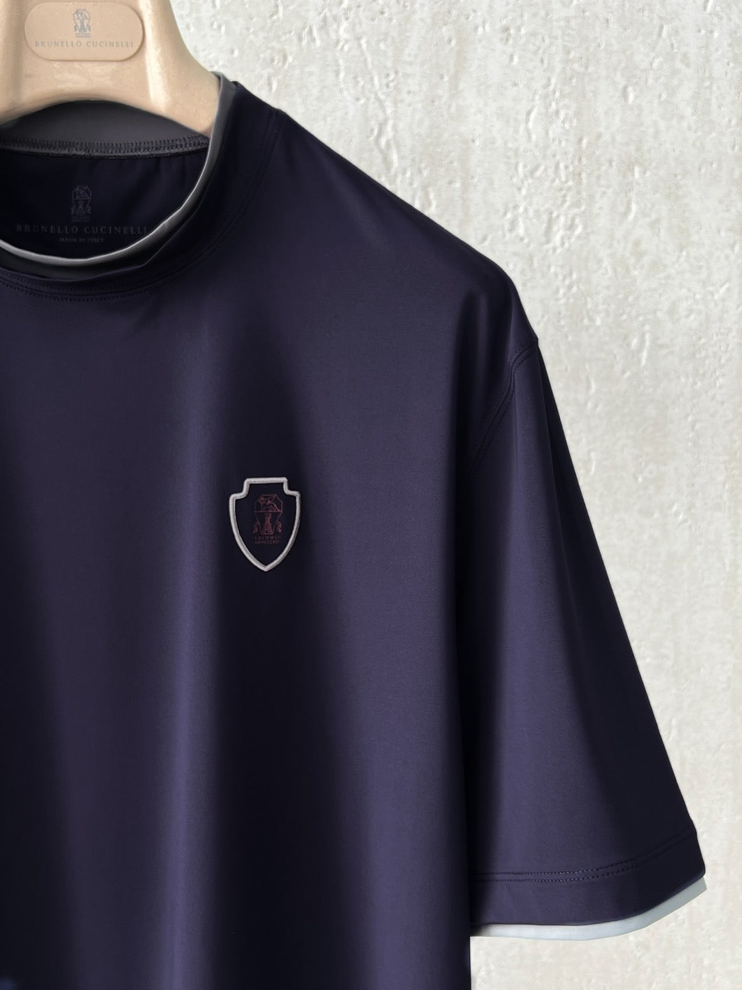 T-shirt ras du cou avec plaque logo Brunello Cucinell!