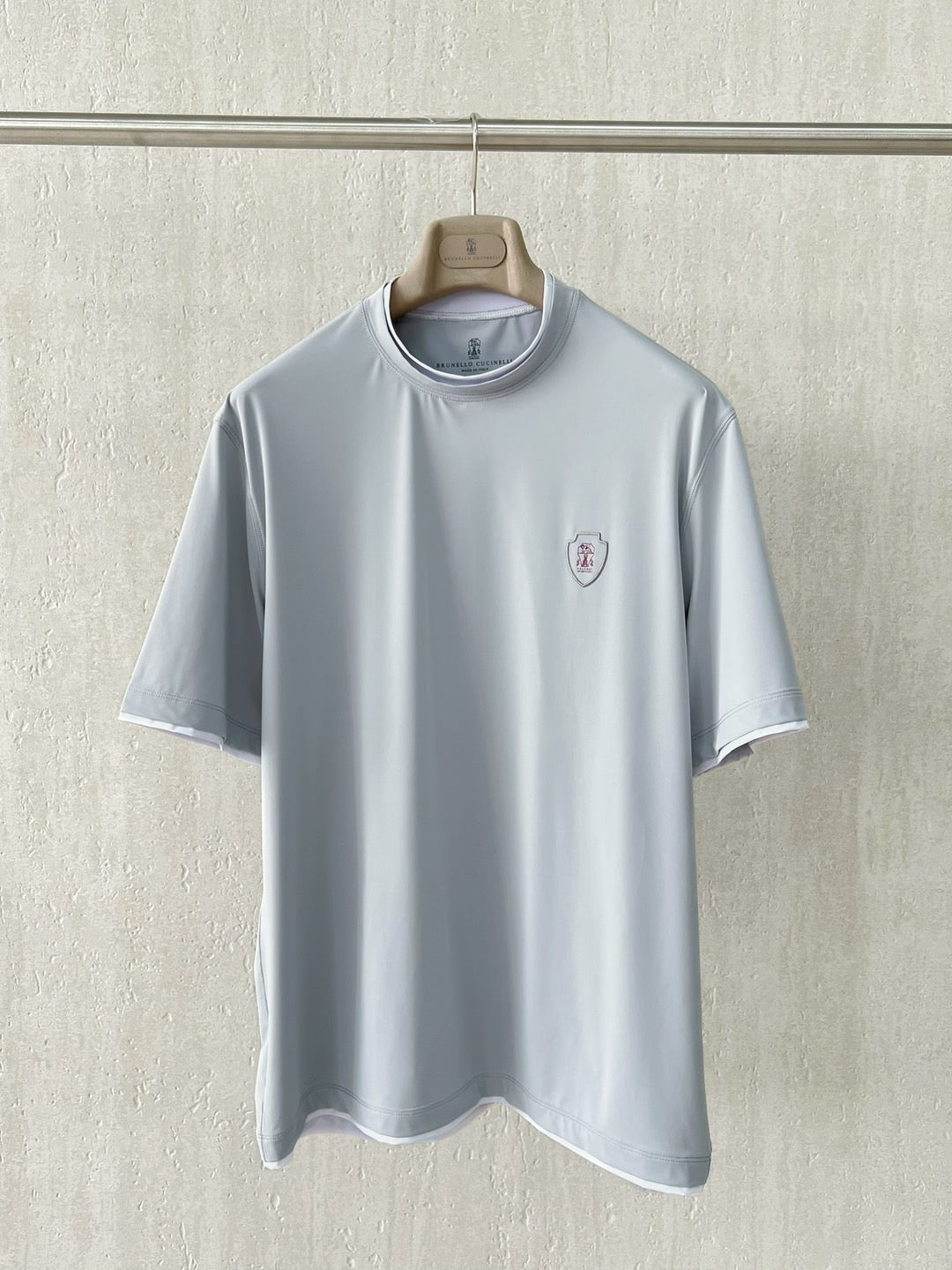 T-shirt ras du cou avec plaque logo Brunello Cucinell!