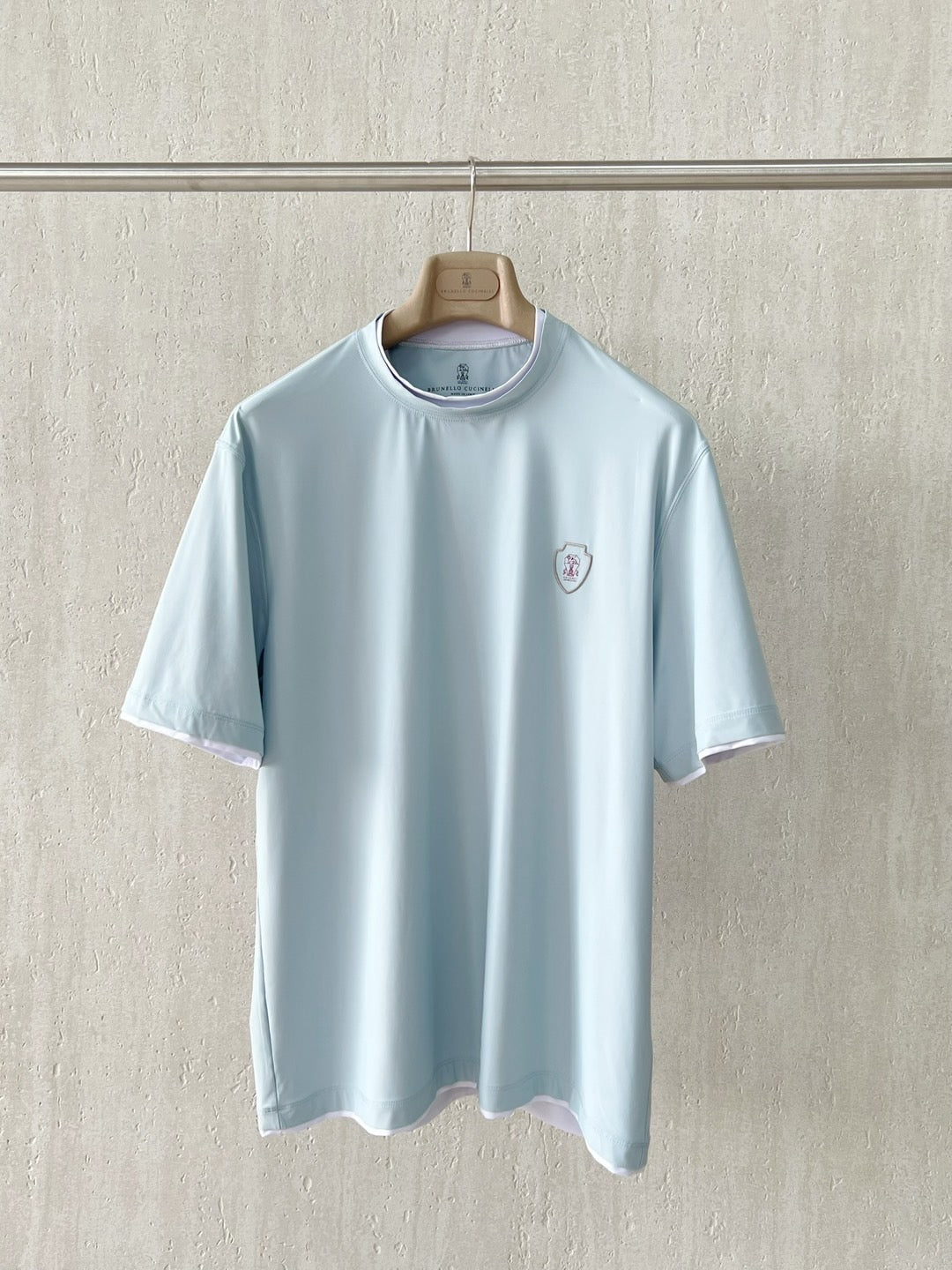 T-shirt ras du cou avec plaque logo Brunello Cucinell!