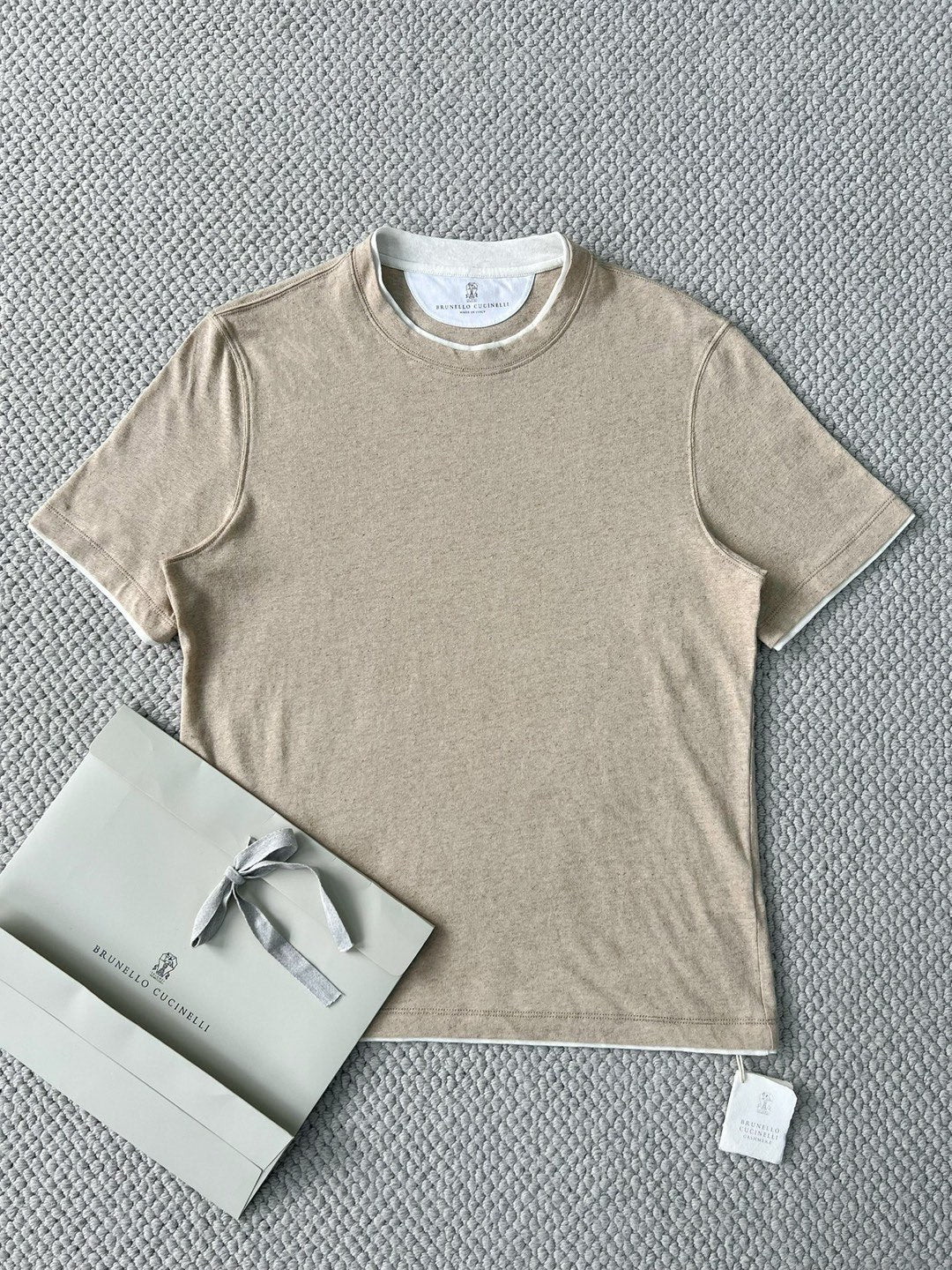 T-shirt à manches courtes et col ras du cou Brunello Cucinell! Fit