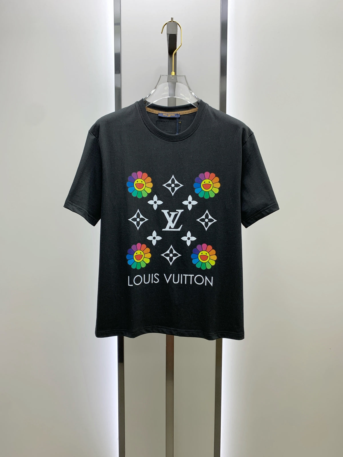 تي شيرت LV قطني بأكمام قصيرة وشعار كلاسيكي
