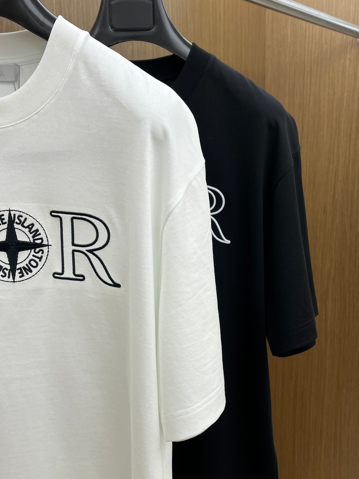 Dio! Logo short-sleeved crew neck T-shirt