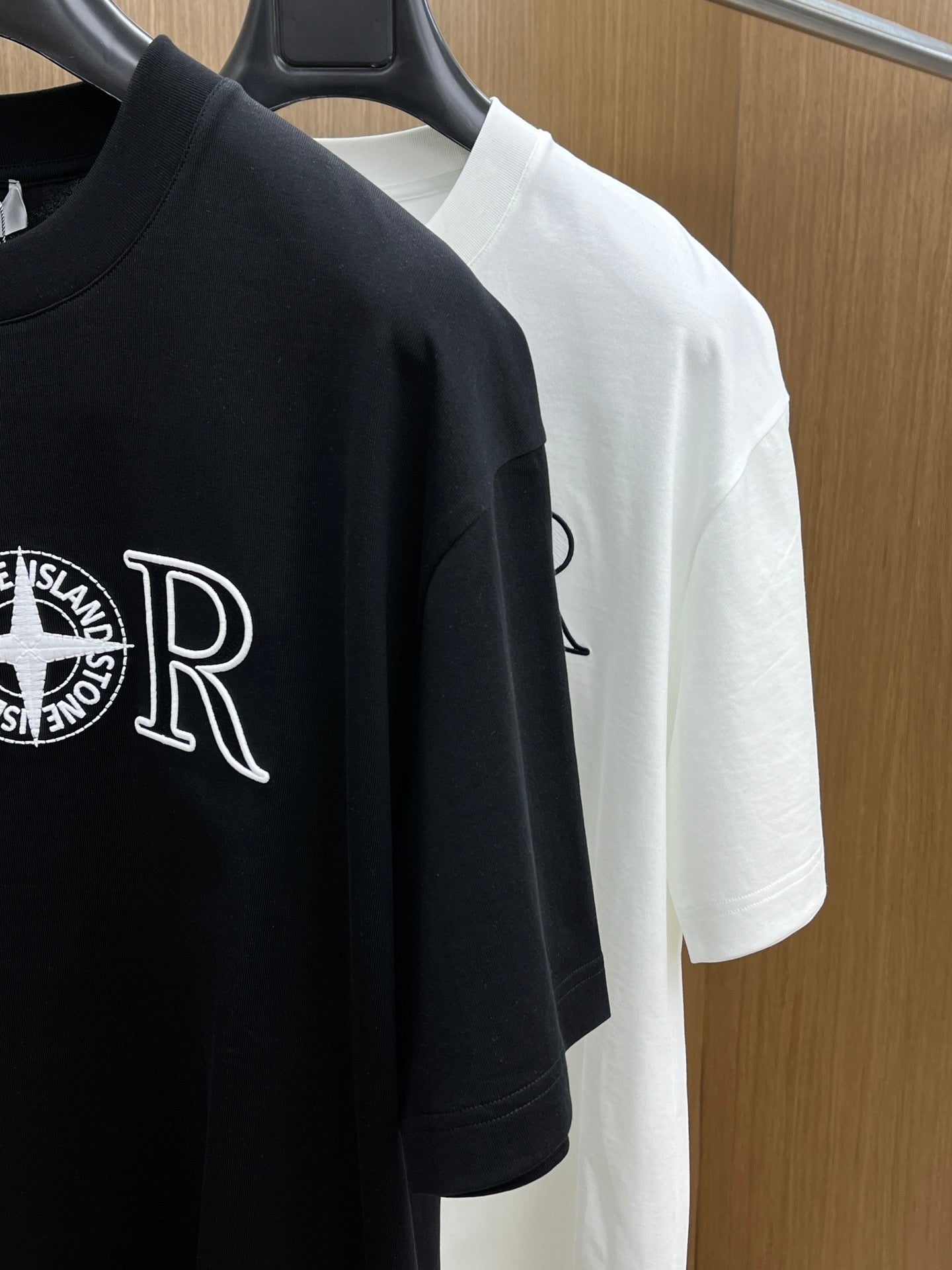 Dio! Logo short-sleeved crew neck T-shirt