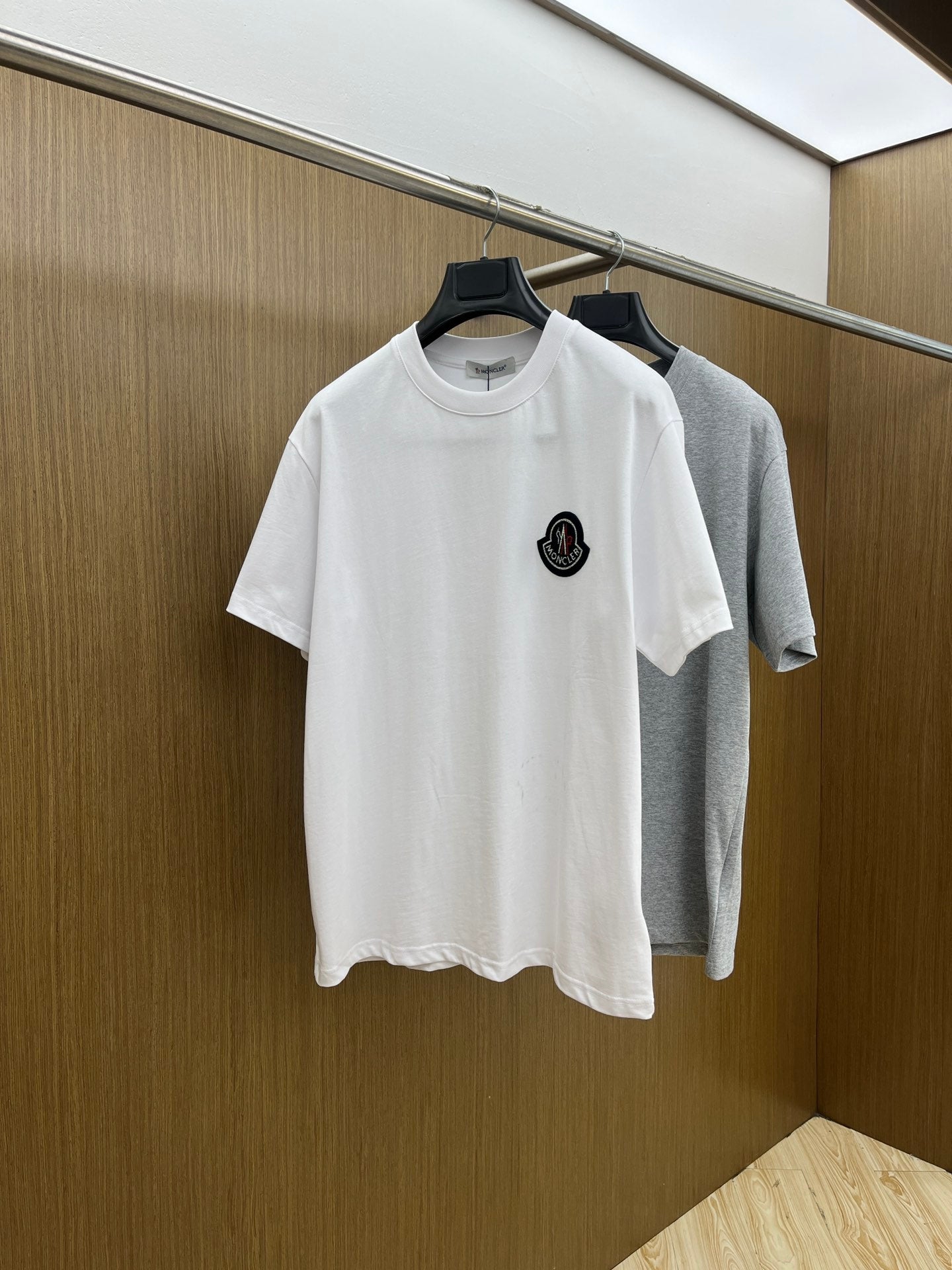 Moncle! short-sleeved crew-neck T-shirt