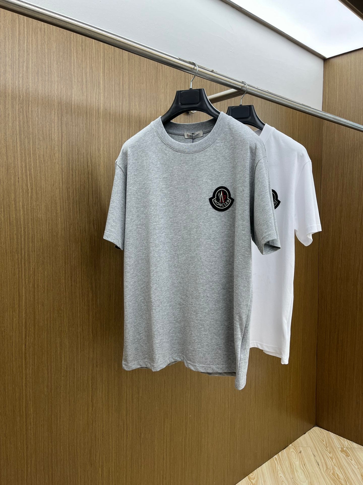 Moncle! short-sleeved crew-neck T-shirt