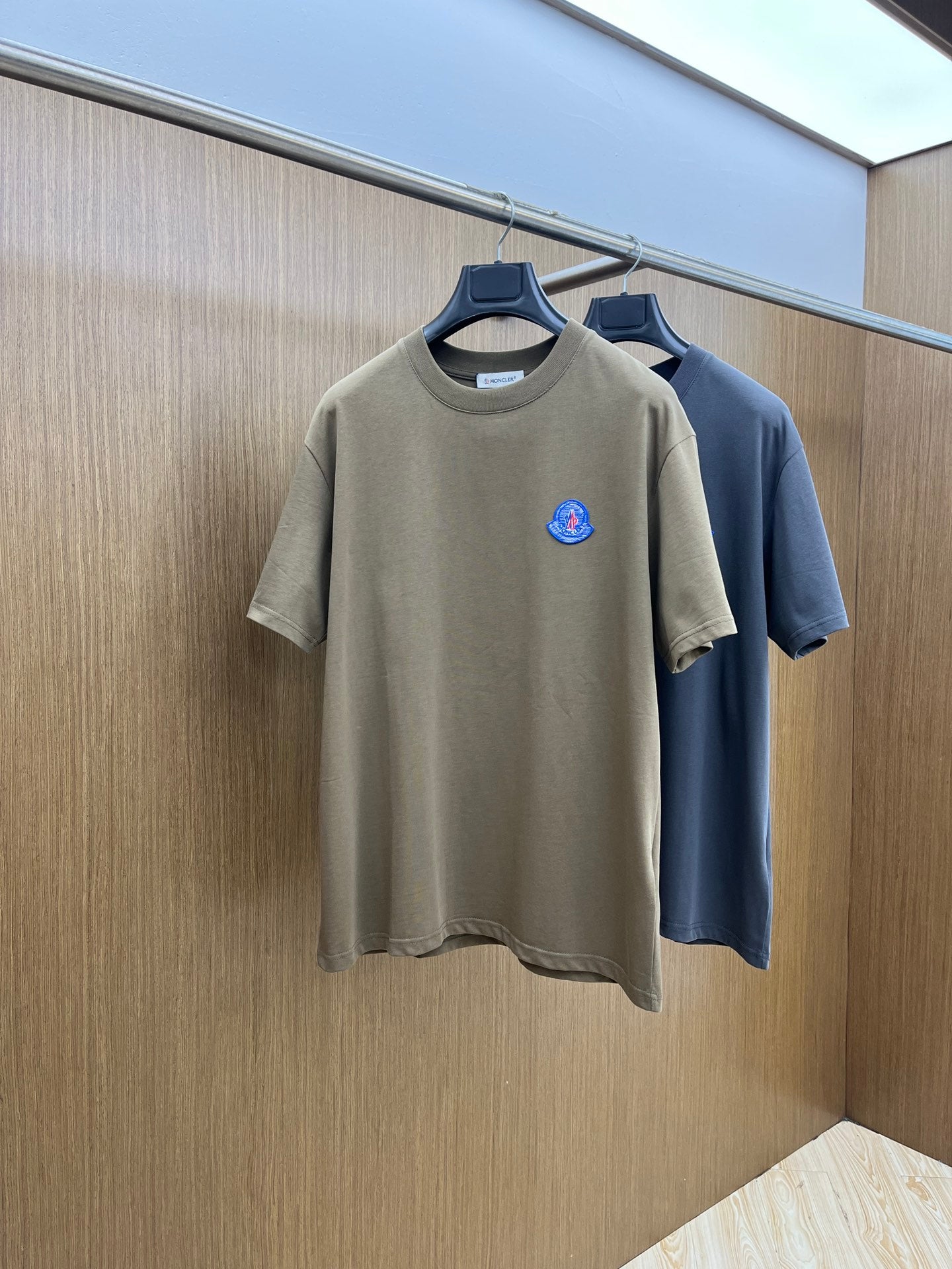 Moncle! short-sleeved crew-neck T-shirt
