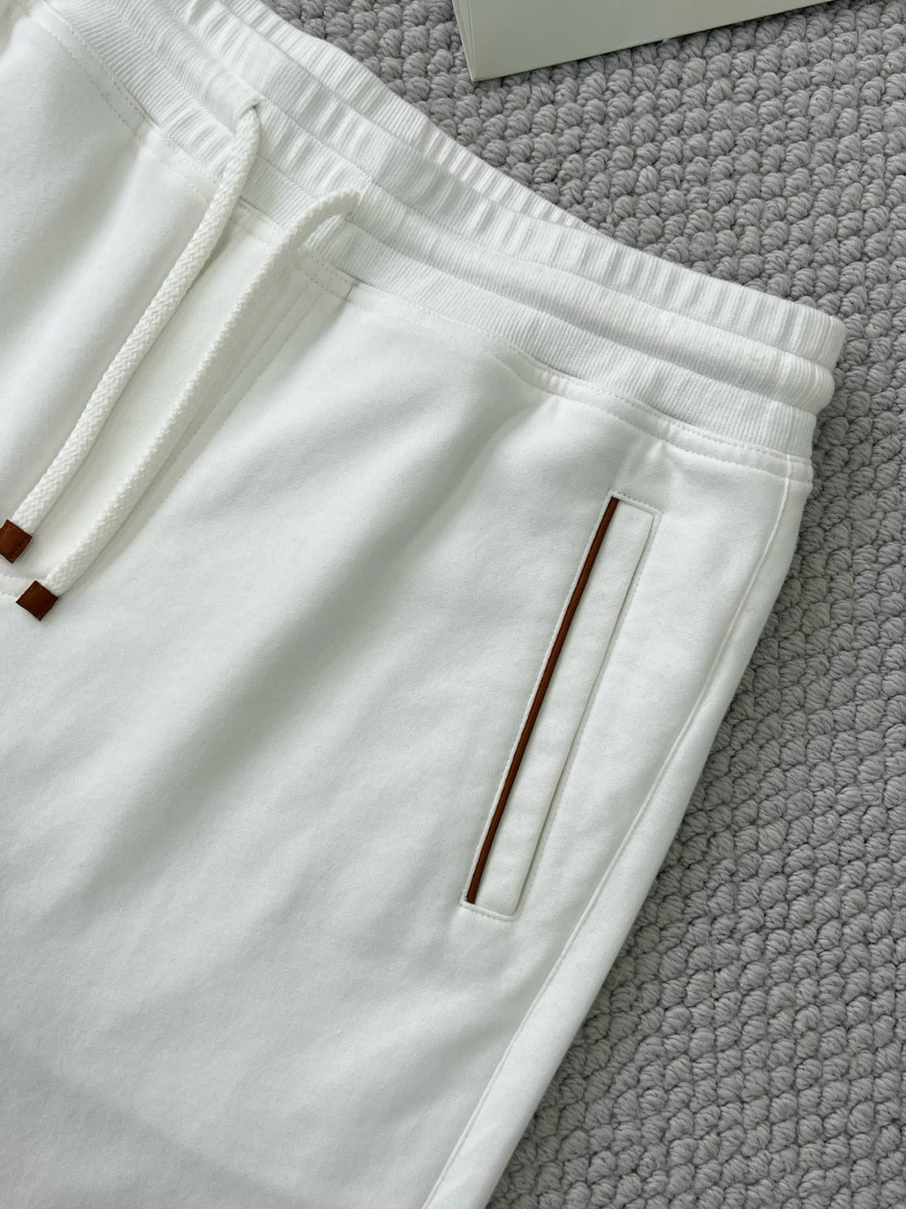 Brunello Cucinel! Cotton shorts