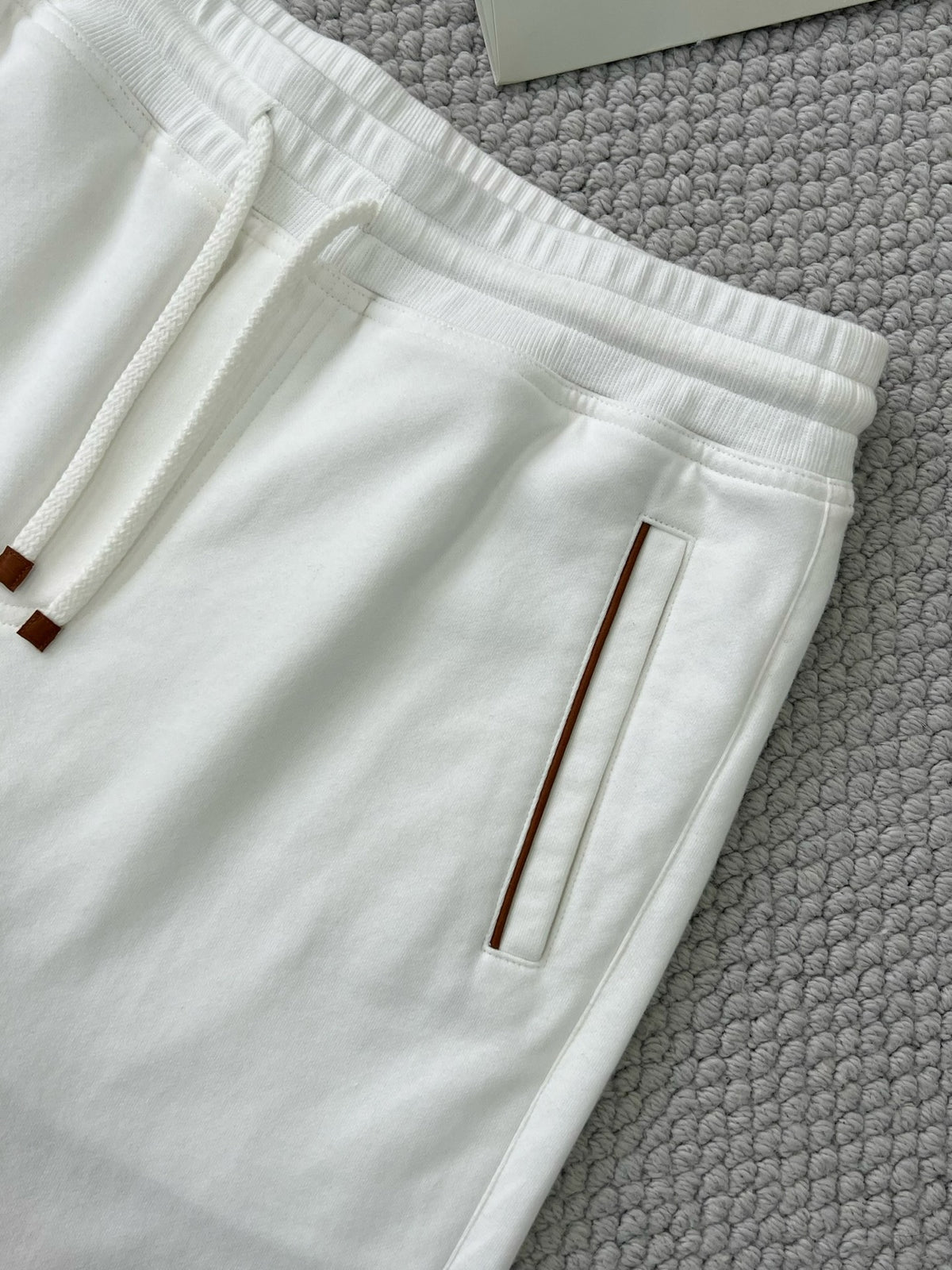 Brunello Cucinel! Cotton shorts