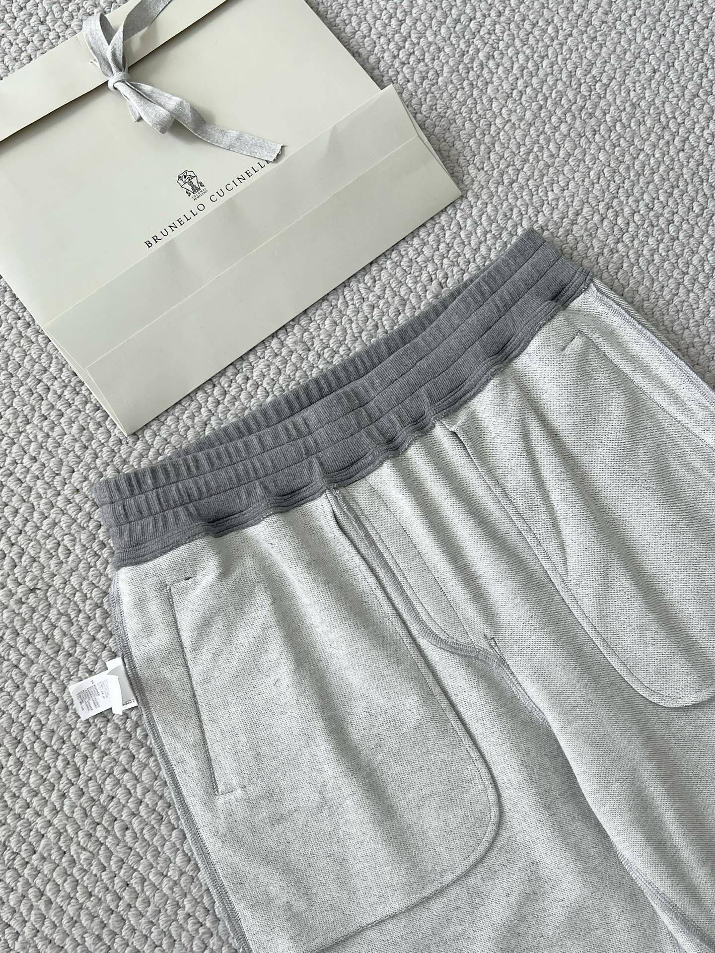 Brunello Cucinel! Cotton shorts