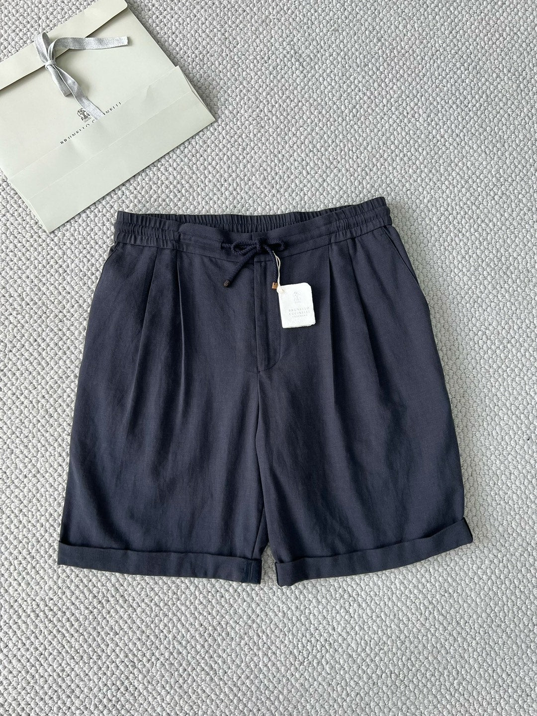 Brunello Cucinel! Bermuda shorts with drawstring