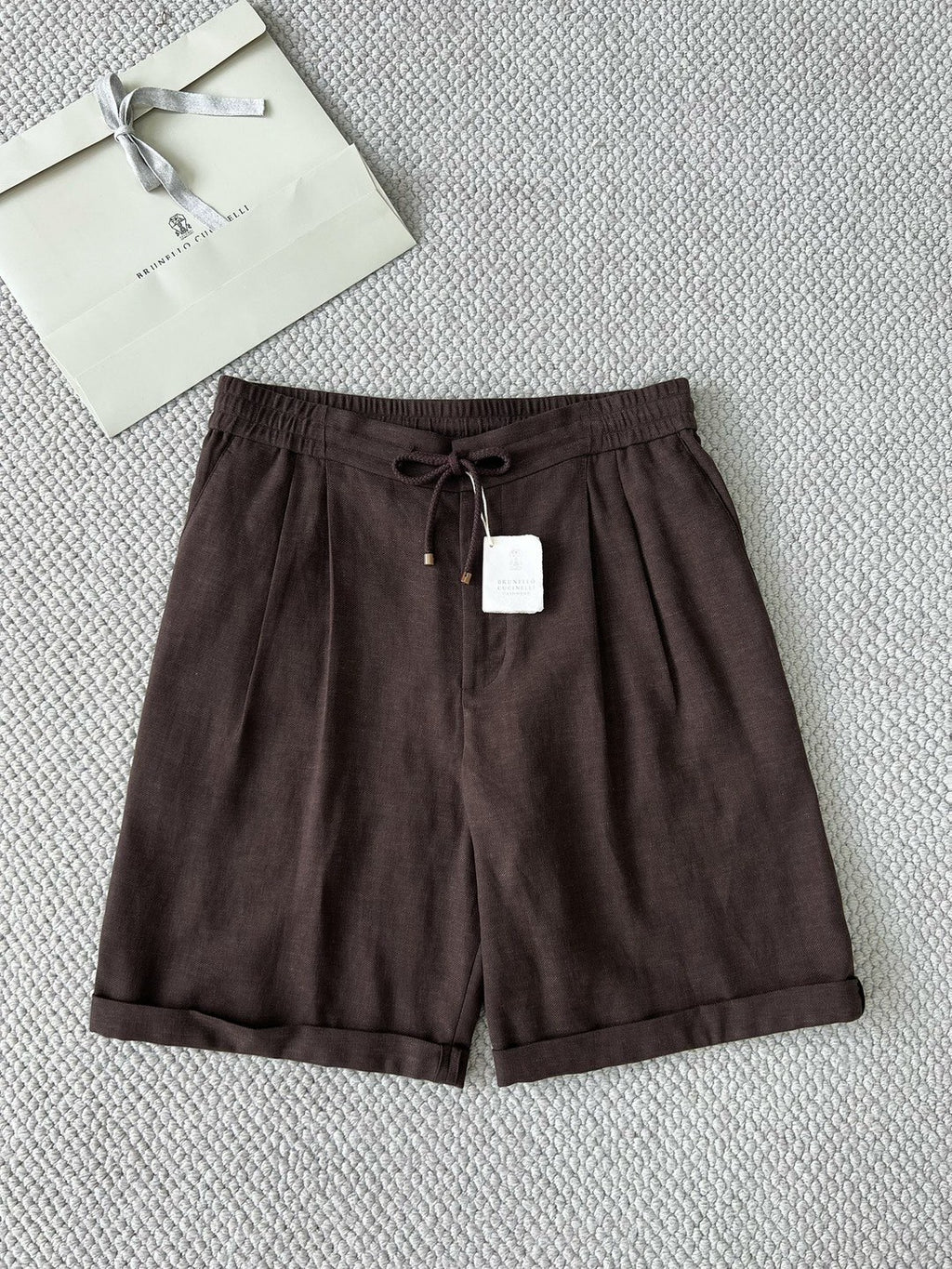 Brunello Cucinel! Bermuda shorts with drawstring