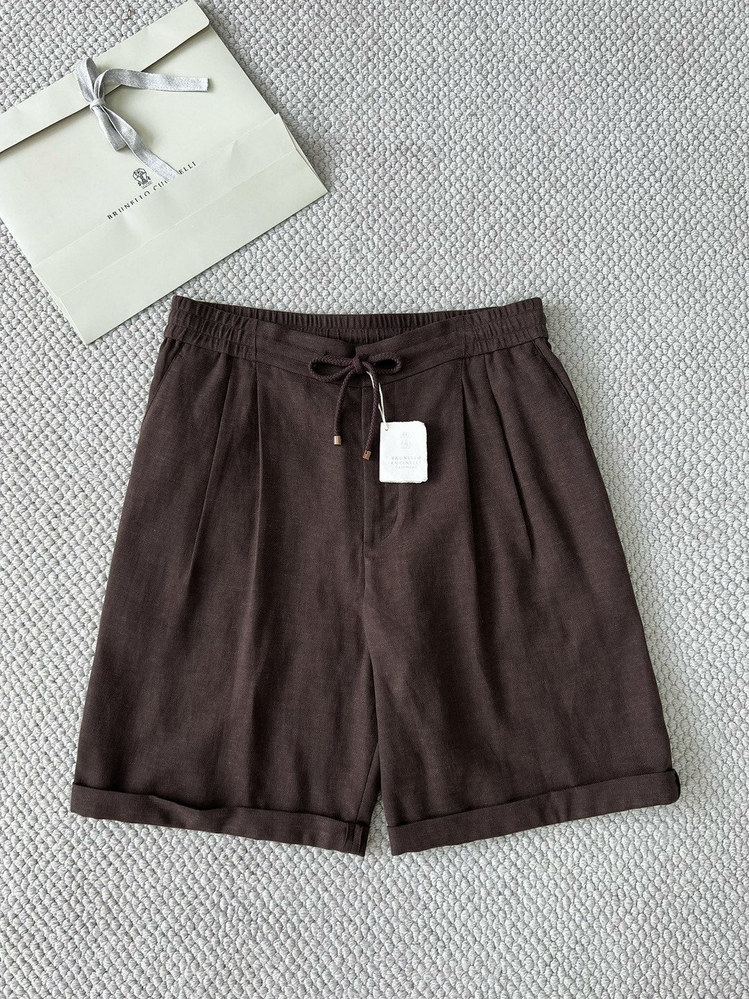 Brunello Cucinel! Bermuda shorts with drawstring