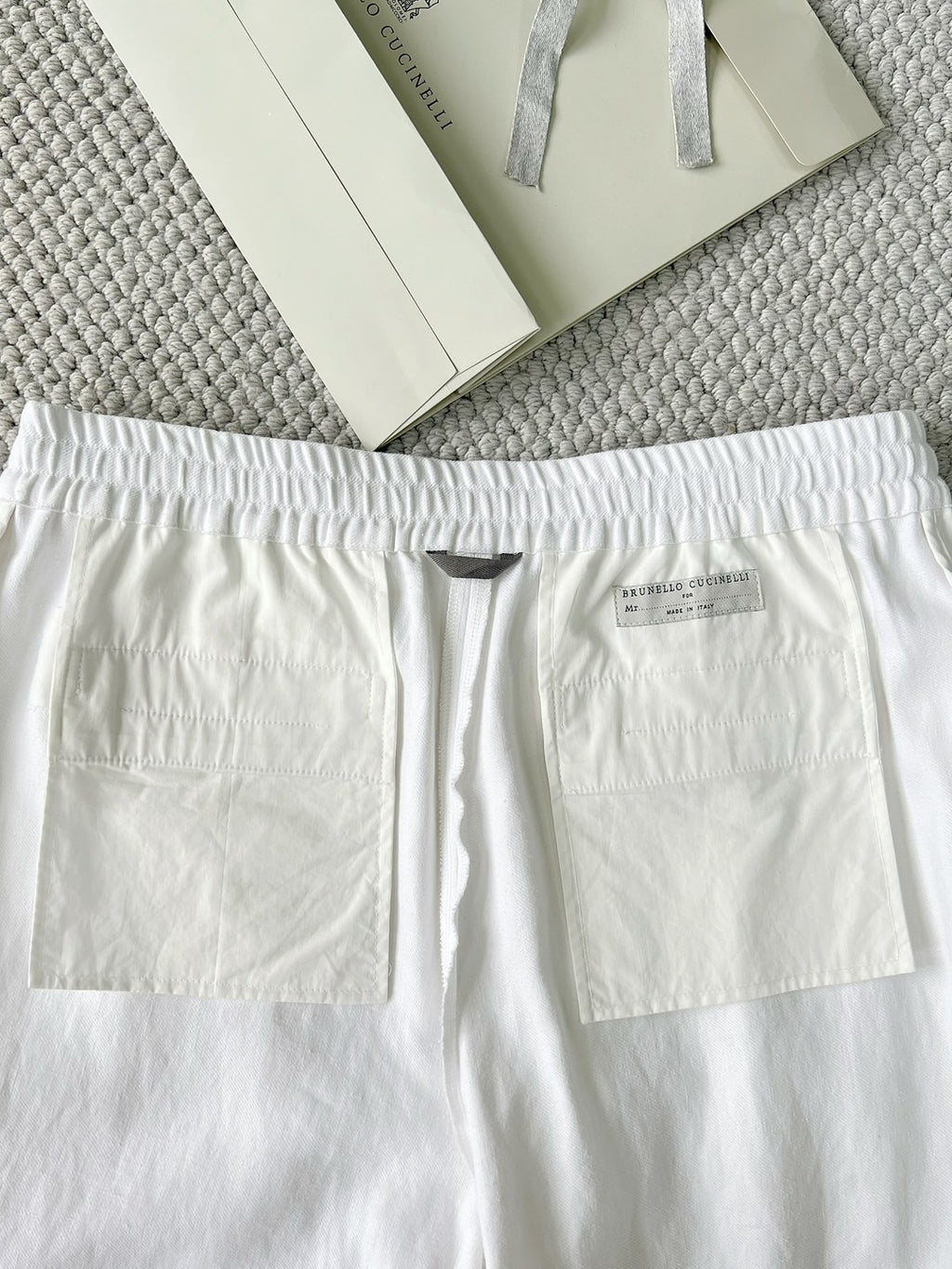 Brunello Cucinel! Bermuda shorts with drawstring