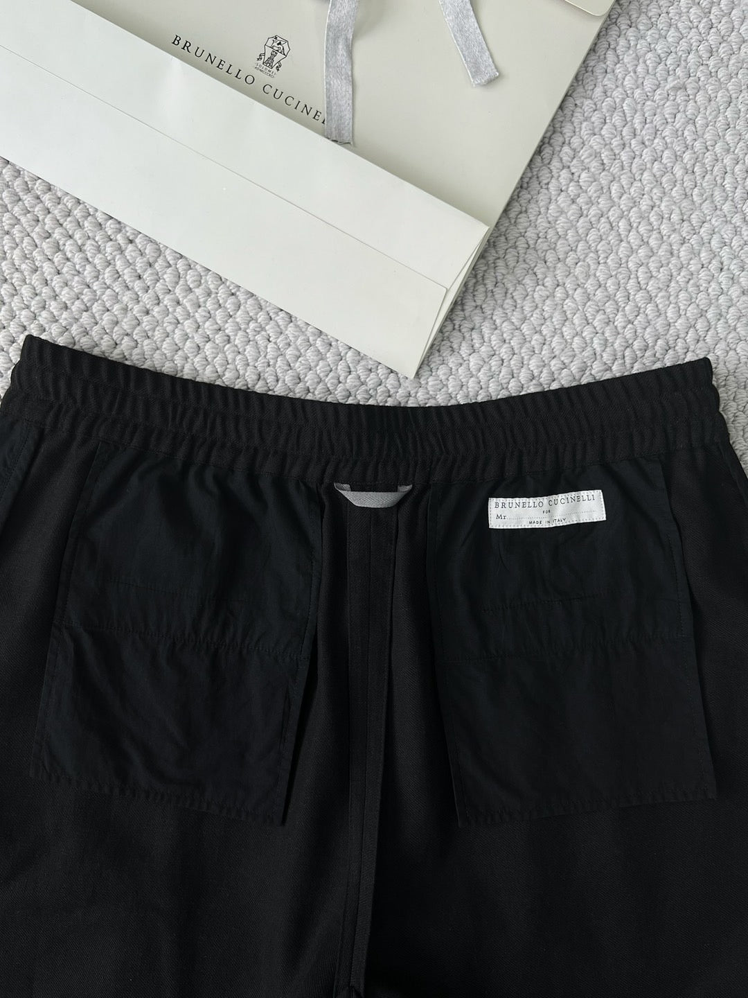 Brunello Cucinel! Bermuda shorts with drawstring