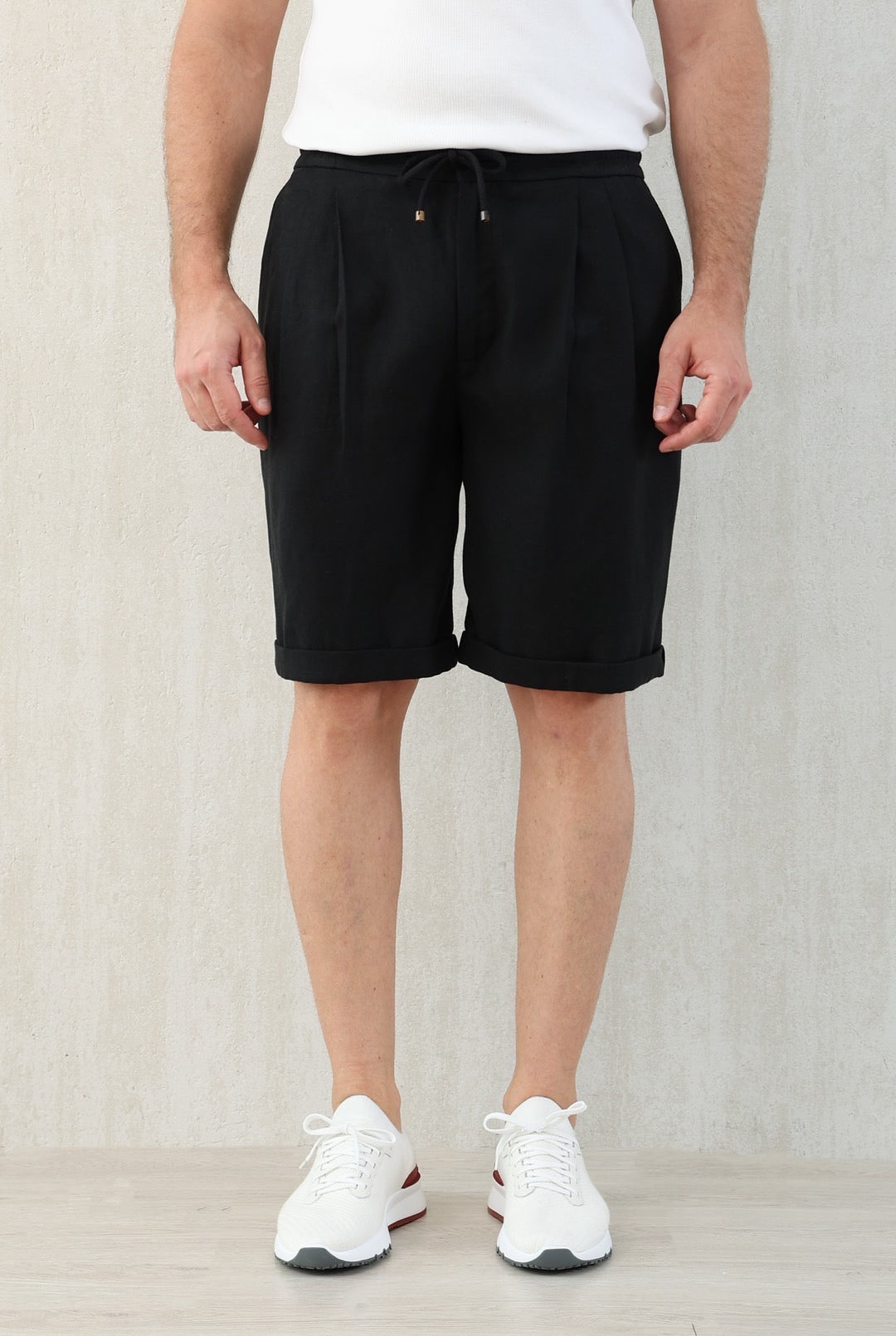 Brunello Cucinel! Bermuda shorts with drawstring
