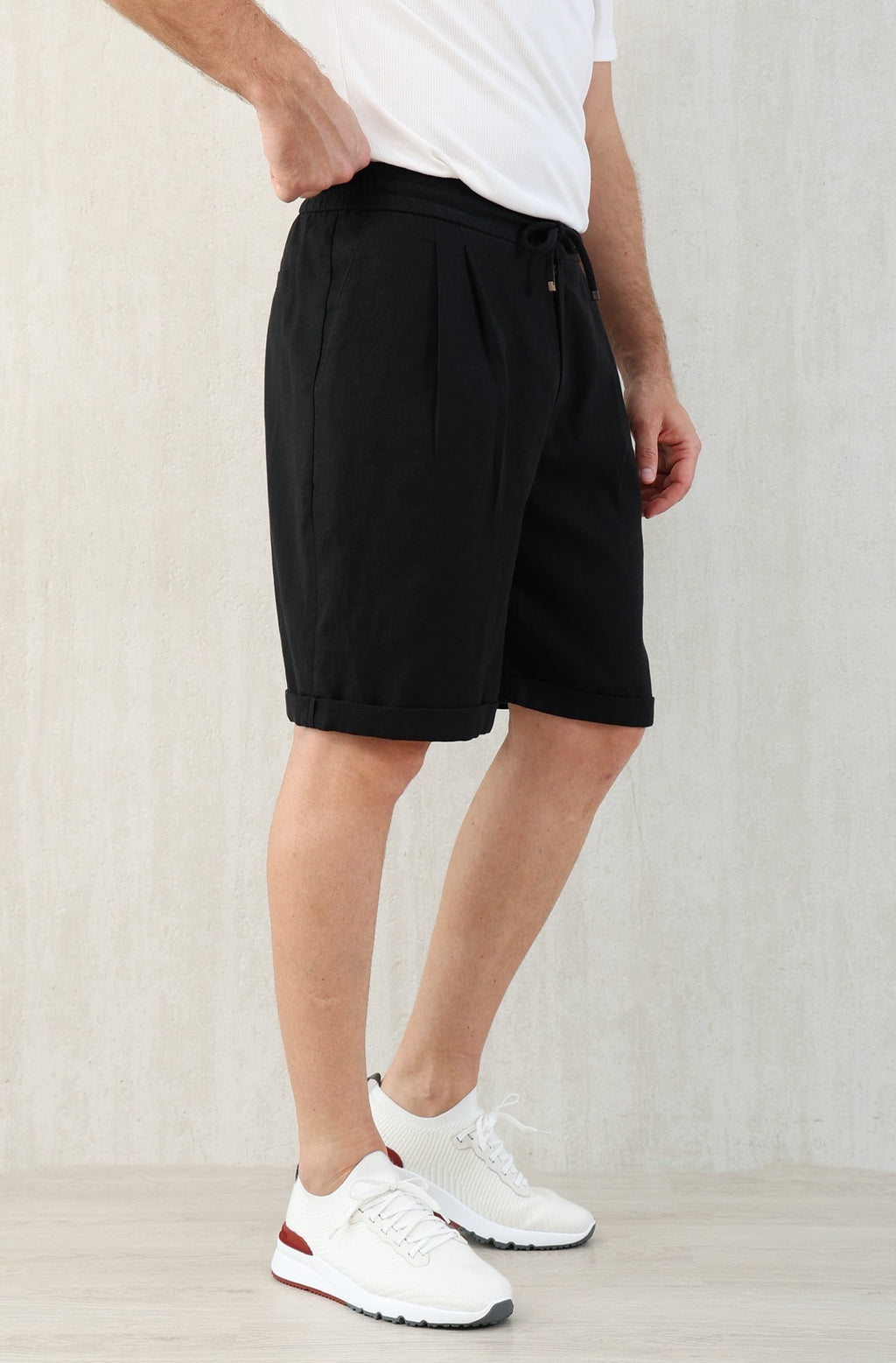 Brunello Cucinel! Bermuda shorts with drawstring