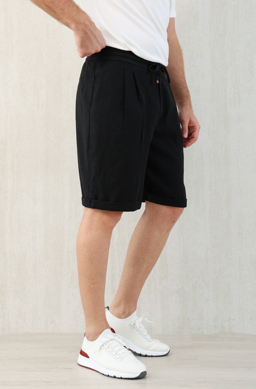 Brunello Cucinel! Bermuda shorts with drawstring