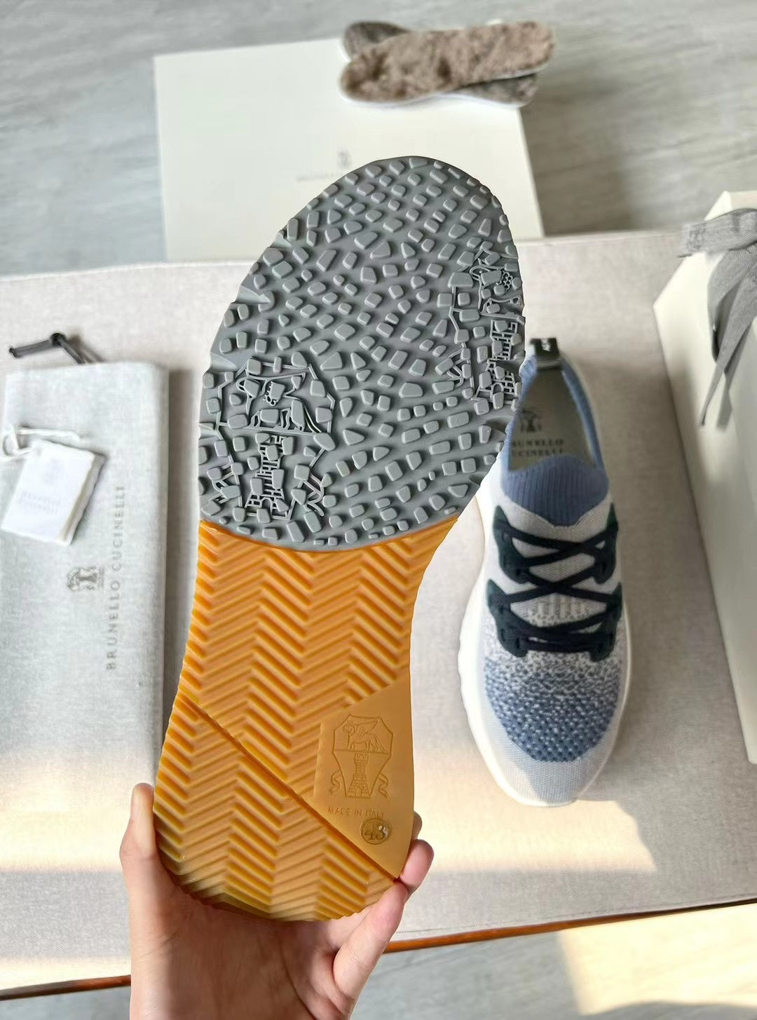 حذاء برونيلو كوتشينيل! Knit Runners