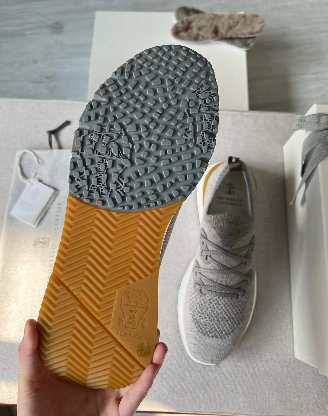 حذاء برونيلو كوتشينيل! Knit Runners