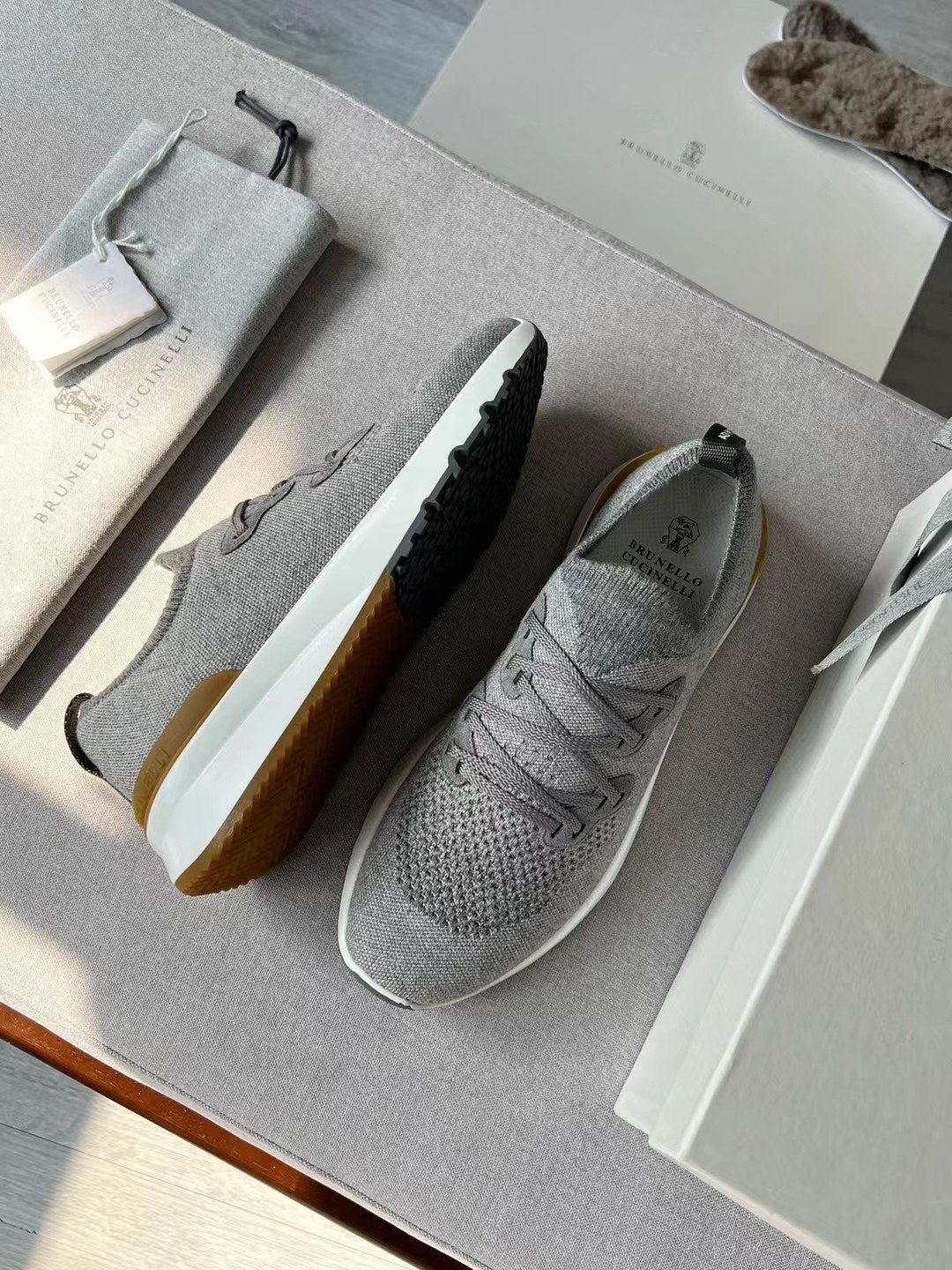 حذاء برونيلو كوتشينيل! Knit Runners