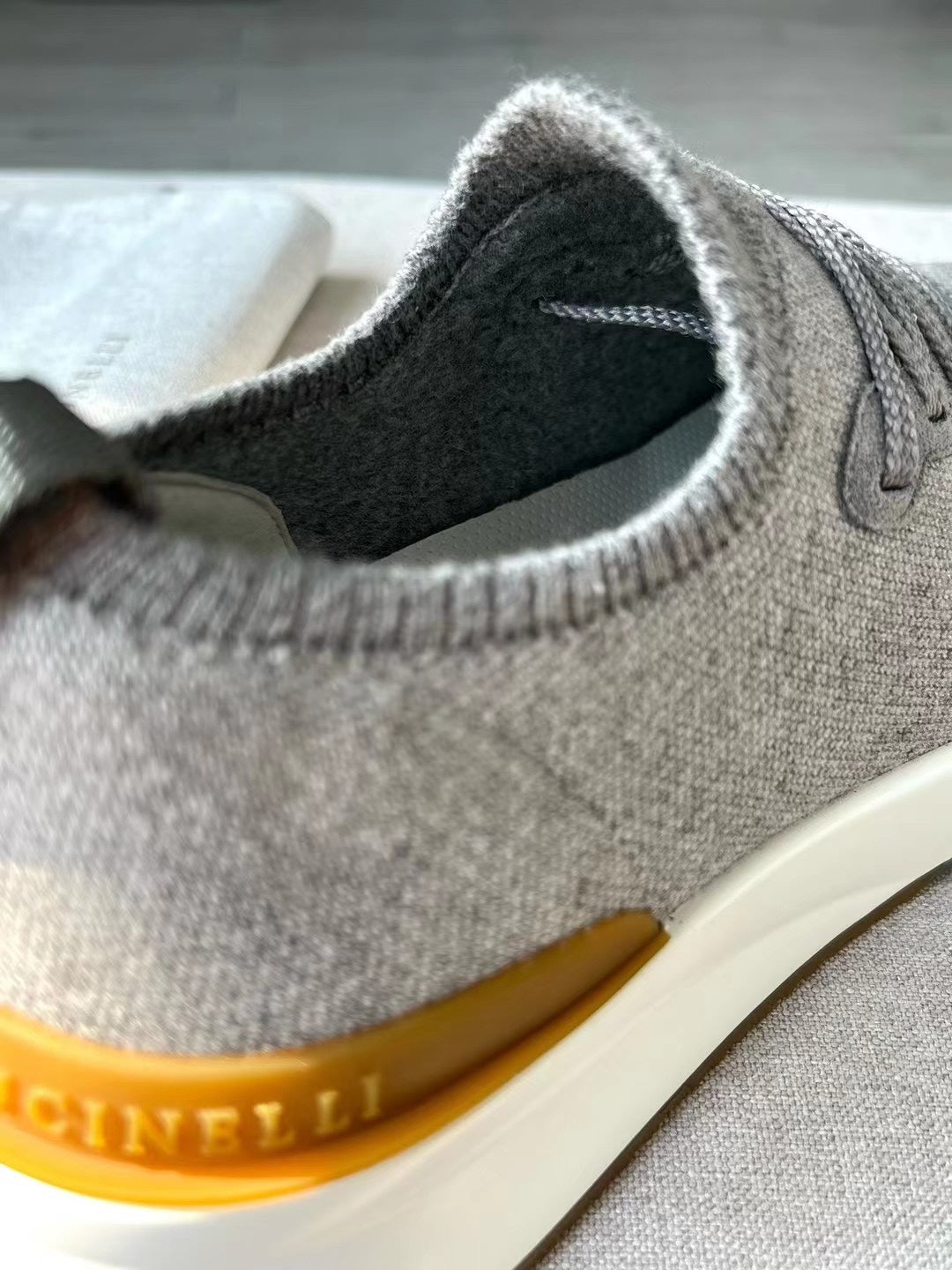 حذاء برونيلو كوتشينيل! Knit Runners