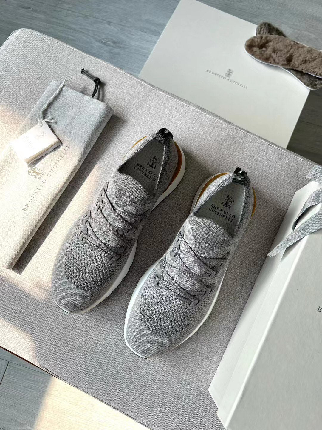 حذاء برونيلو كوتشينيل! Knit Runners