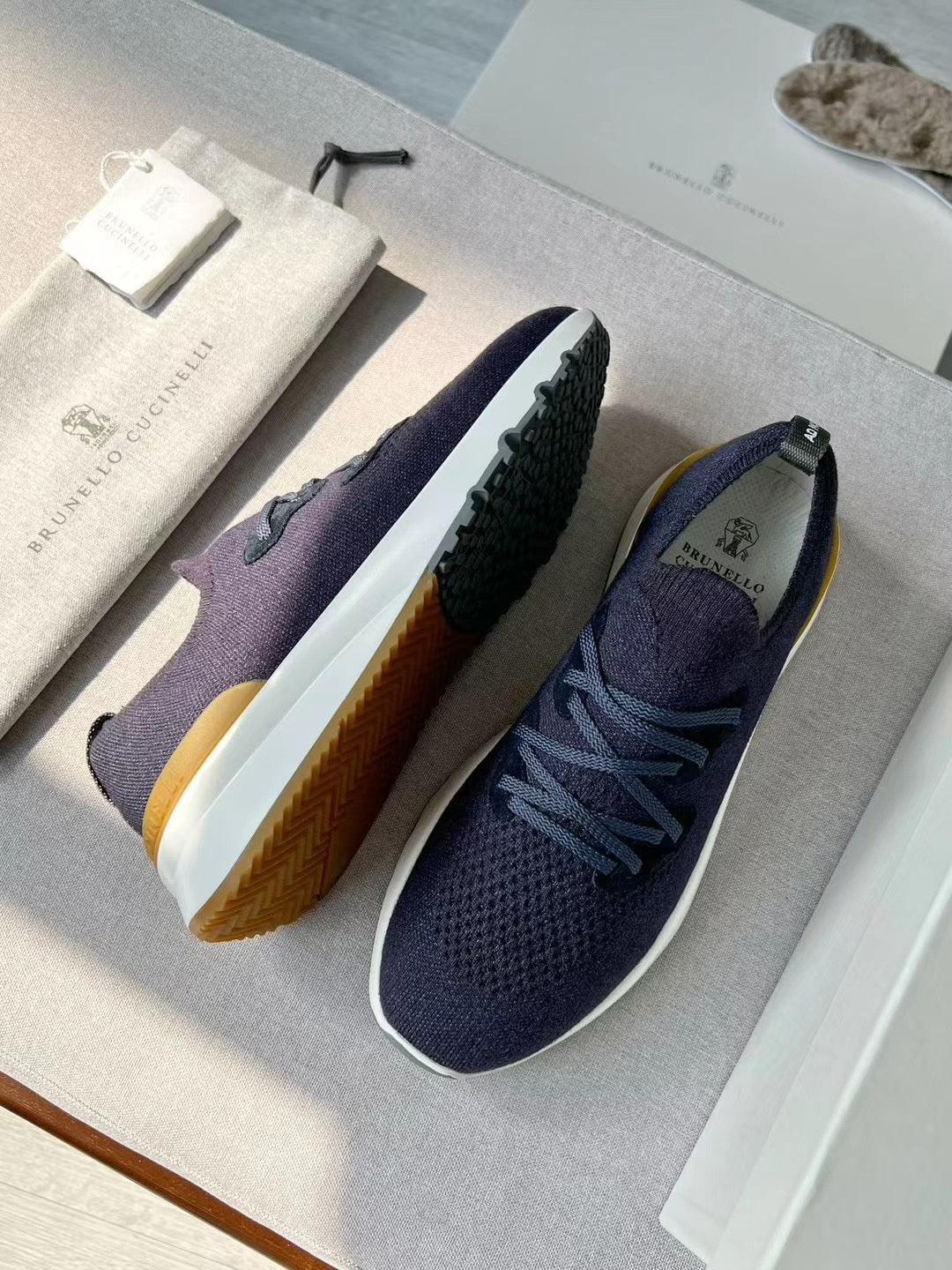 حذاء برونيلو كوتشينيل! Knit Runners