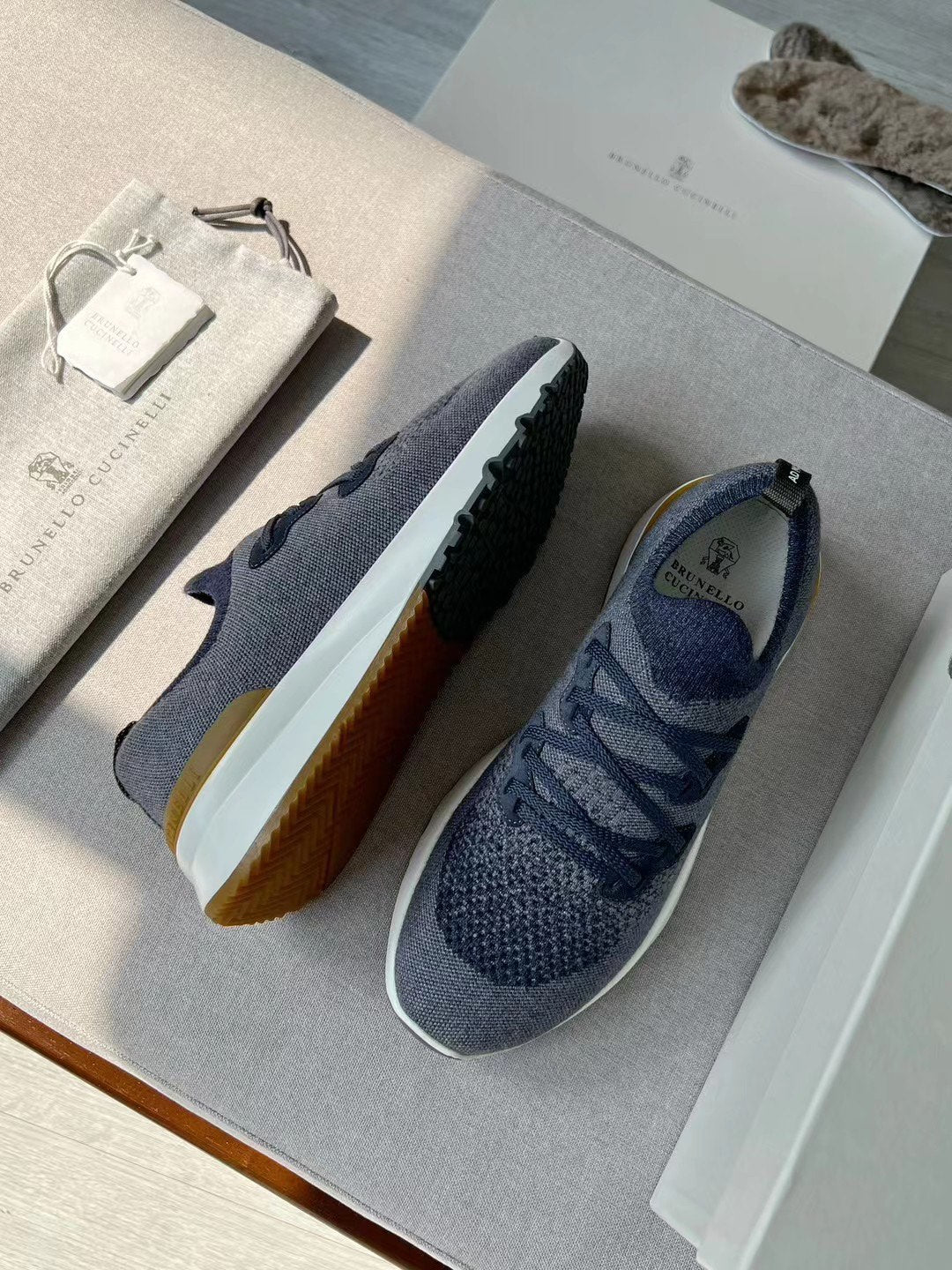حذاء برونيلو كوتشينيل! Knit Runners