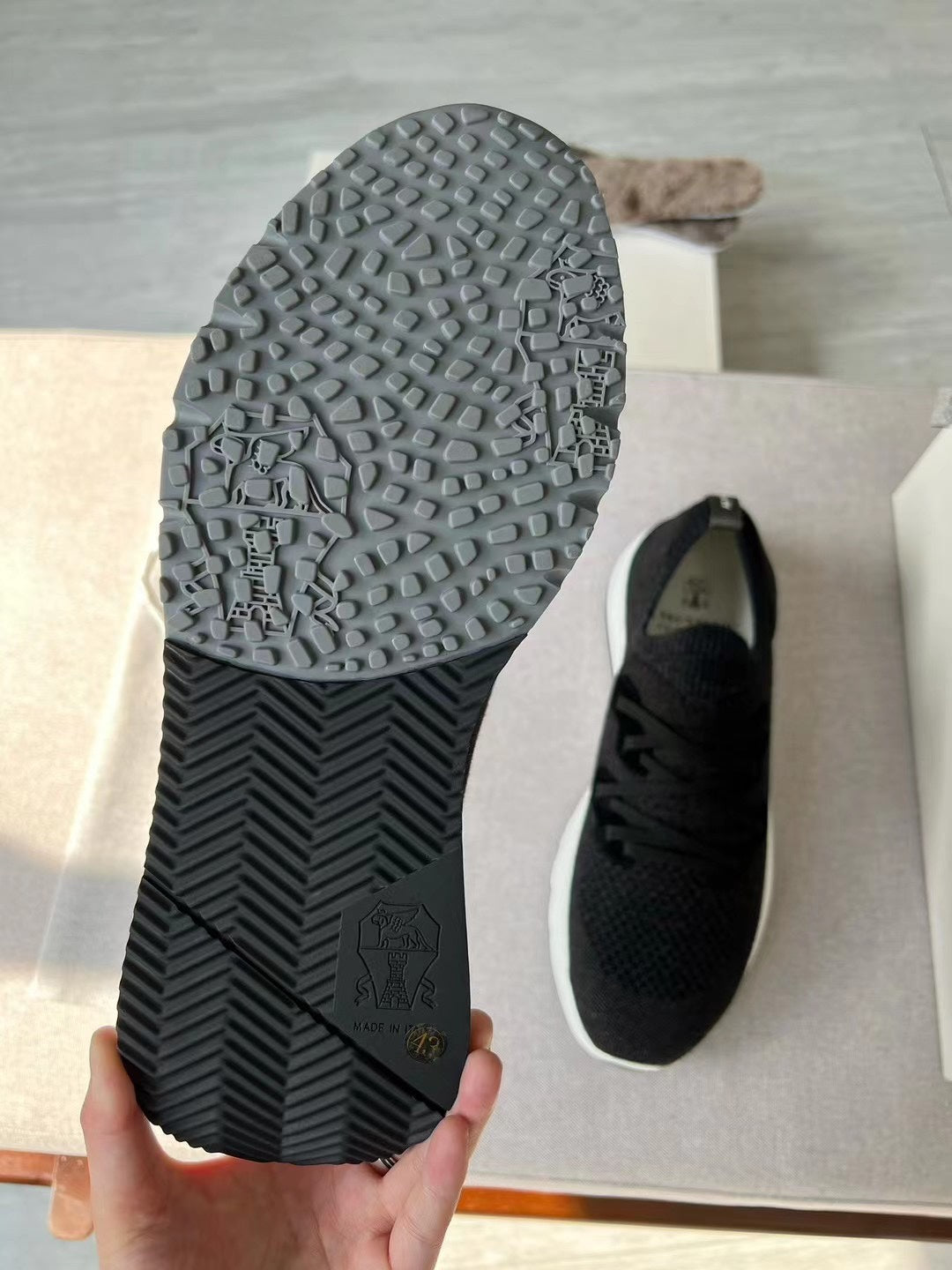 حذاء برونيلو كوتشينيل! Knit Runners