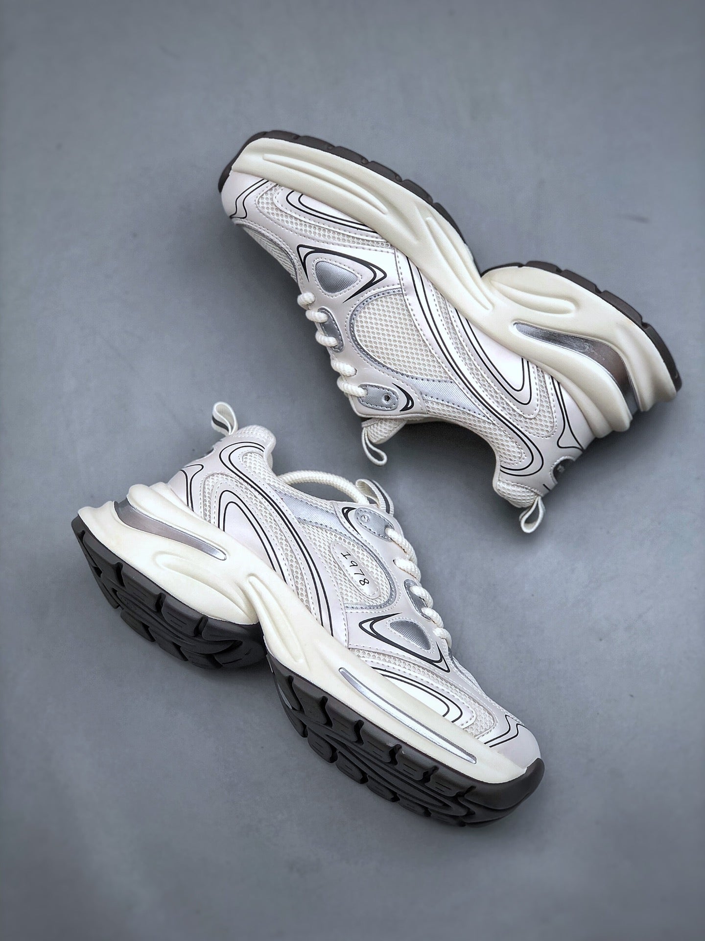 Balencia! Low-top Sneaker