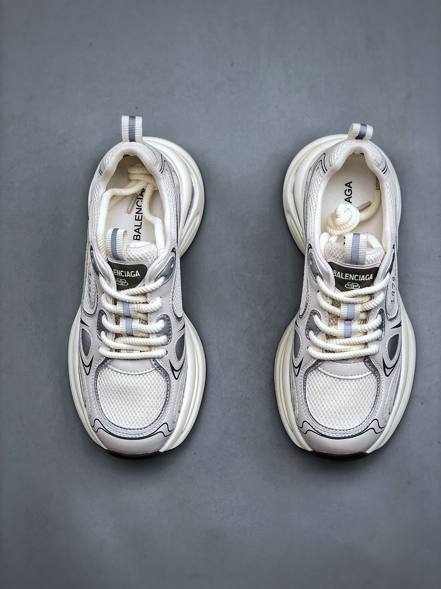 Balencia! Low-top Sneaker