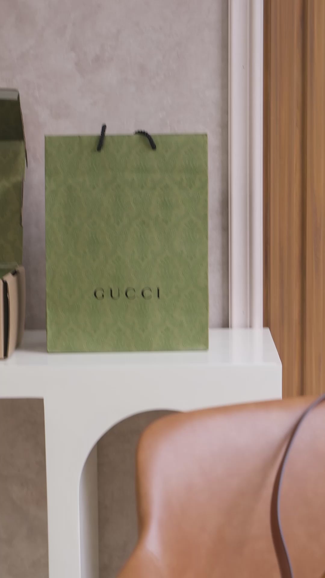 Gucc! Diana Small Tote Bag in Beige brown Leather